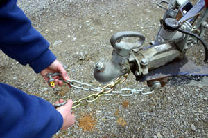 Coupling and chains – towing safely in Australia